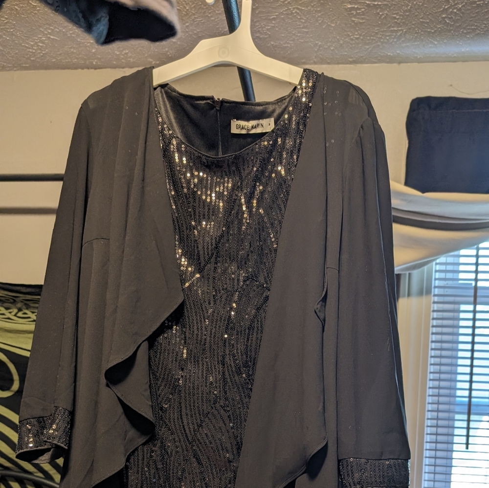 Knee length formal dress size 8